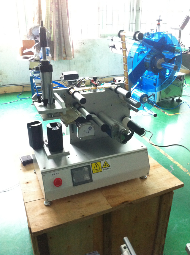 model YX-LM510 SEMI automatic labeling machines.jpg