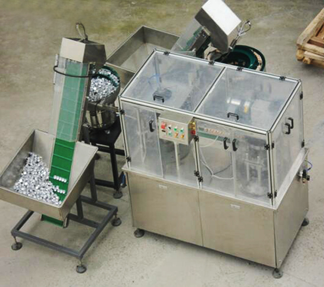 Automatic Two-Cap Combining Assembly Machine high speed rotary push-pull ring seal caps lining equip