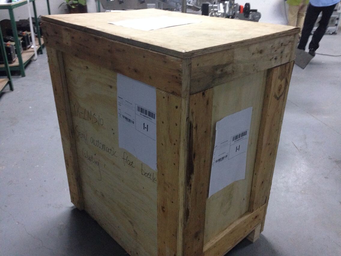 flat surface bottles labeler equipment (1).jpg