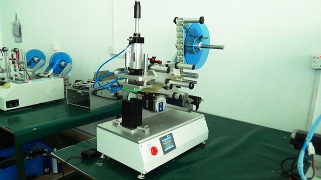 mould for labeling machines.jpg