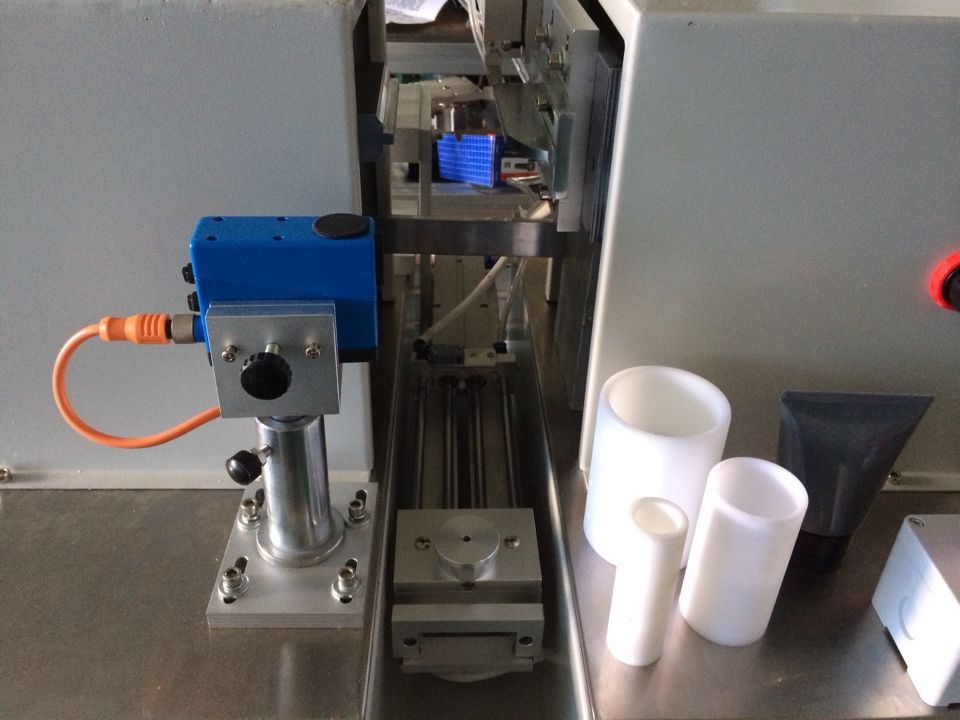 sealing machine tubes semi automatic.jpg