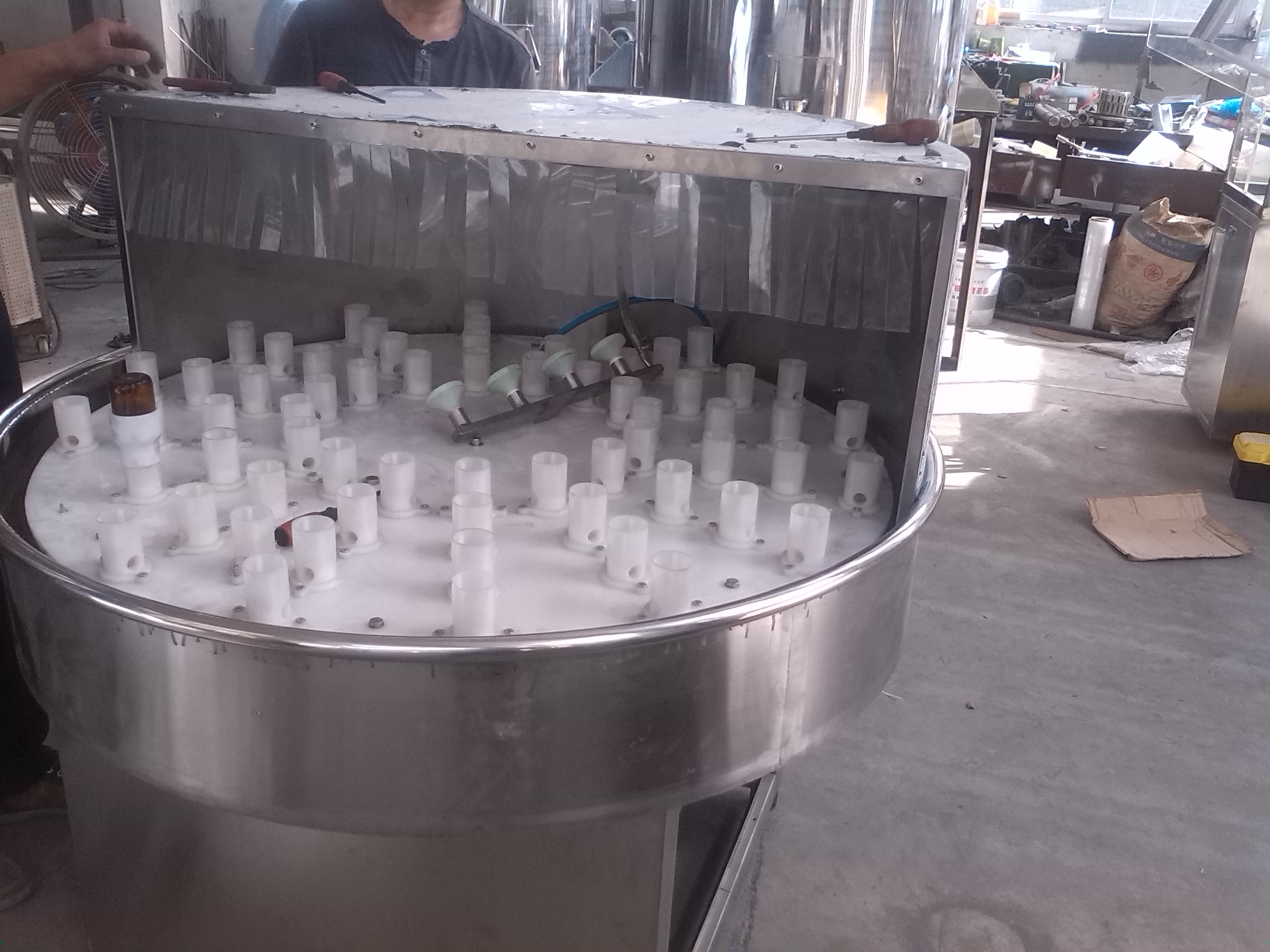 bottles washing machinery semi automatic.jpg