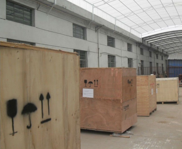 packaging wooden case for vertical machine.jpg