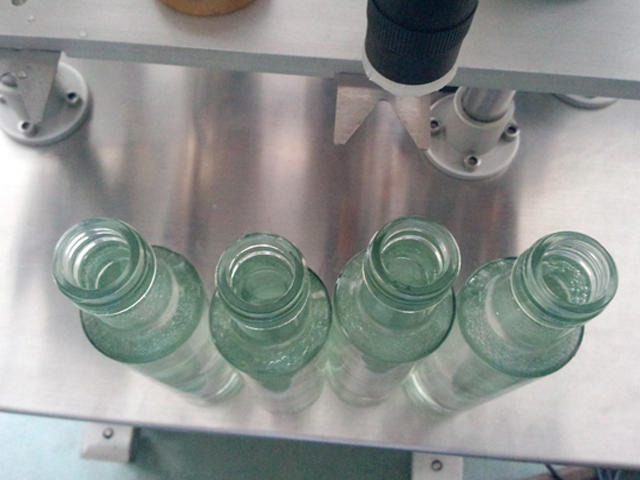 bottles glass for vacuum.jpg
