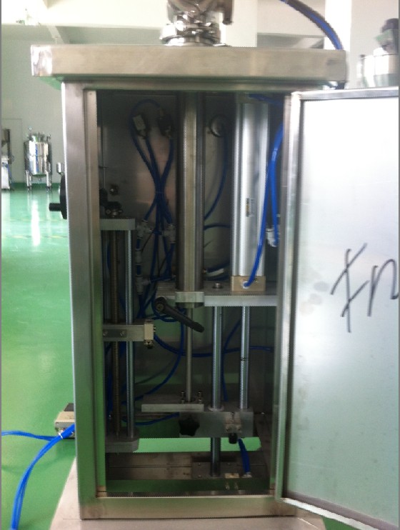vertical two heads pistion filling machine.jpg