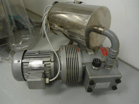 vacuum pump for capsule filler.jpg