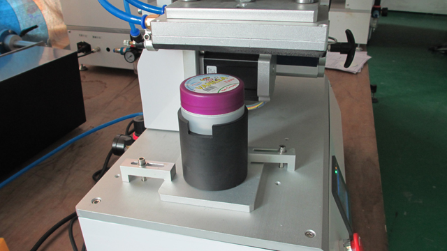 plane surface labeling equipment semi automatic.jpg