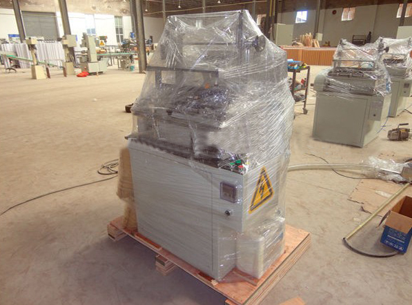 labeling machine glue paper hot packaging.jpg