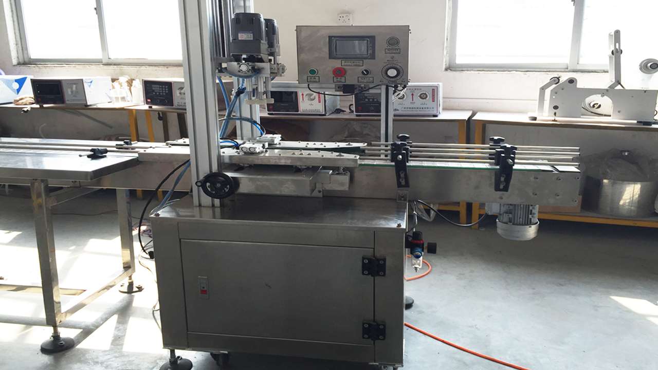 Linear capping machine with bottles sensor clamping system automatic bottle jar container capper equipment custom capping 