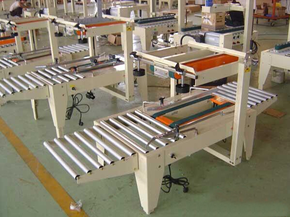 workshop for sealing carton equipment.jpg